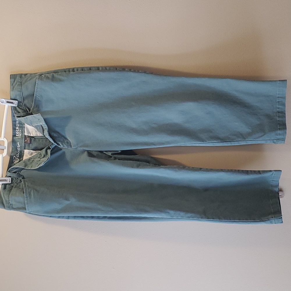 Eddie Bauer curvy crop sage green size 12